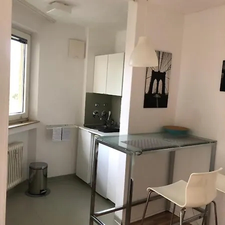 B51 Business Apartment *